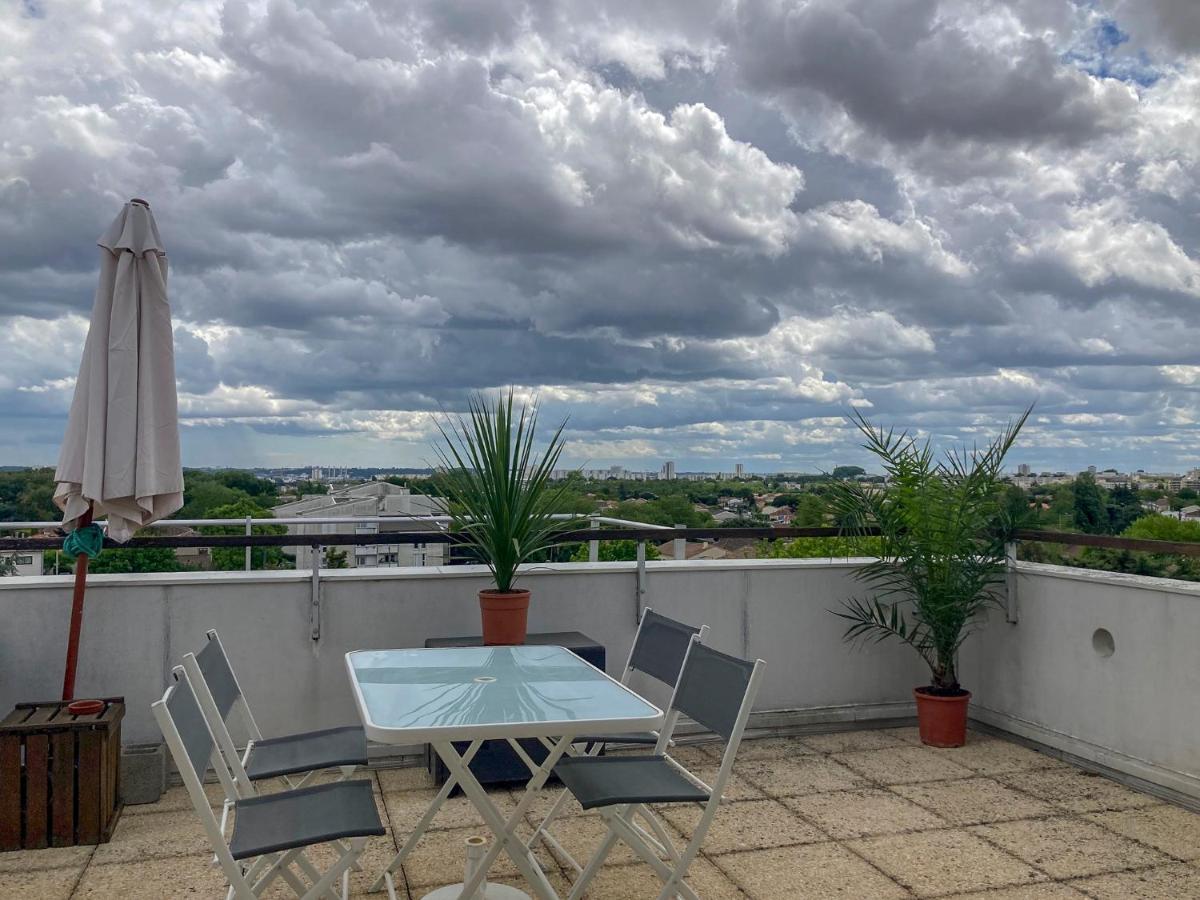 Proche Bordeaux Appartement 75 M2 Rooftop Bruges Kültér fotó
